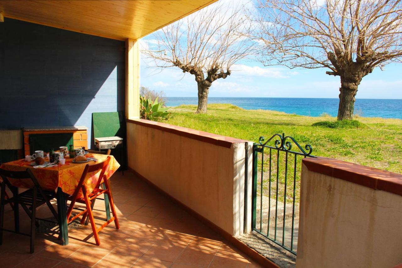 Vila House On The Sea Mascali Exteriér fotografie